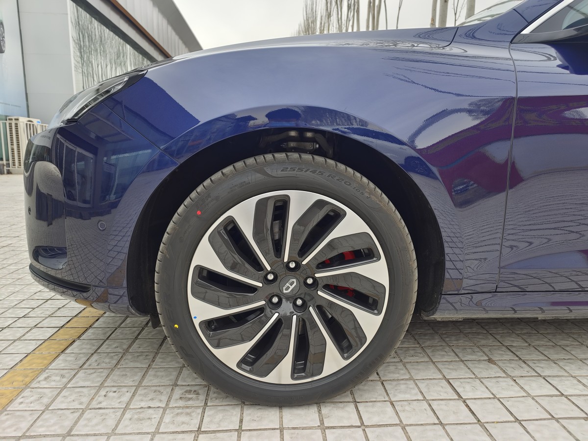 Large brakes visible behind front wheels